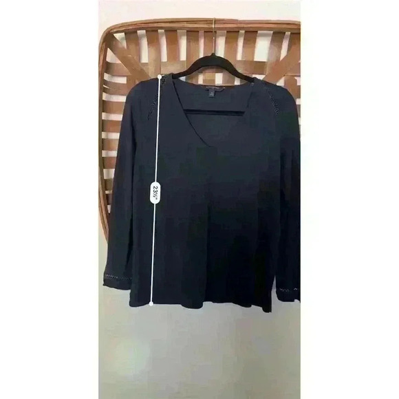 Banana Republic Women's Blue V-Neck Blouse M Stretchy Lattice Detail - Picture 3 of 8